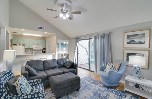 Fort Walton Beach Condo | Sun, Surf & Sand in Fort Walton Beach! Cozy Condo