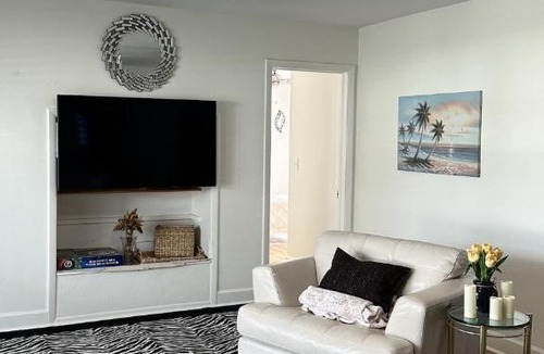 Marco Island Apartment | Sunfinity Villas I Relaxing Family Home with Pool in Marco Island