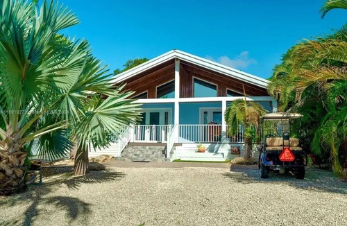 Anglers Park House | Sunlit Treasure — Your Private Keys Retreat in Key Largo