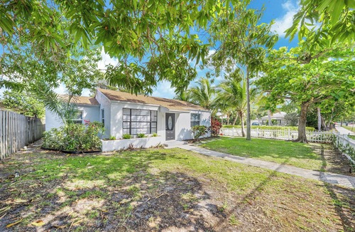 Delray Beach House | Sunny Bright House Atlantic Ave & Beach+Golf Cart!