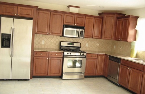Palisades Park House | Sunny, Convenient 3-bedroom house with AC in Palisades Park