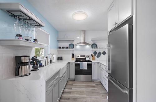 Pinellas Park House | Sunny Days & Starry Nights | Fenced Yard for Pets