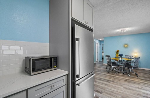 Pinellas Park House | Sunny Days & Starry Nights | Fenced Yard for Pets