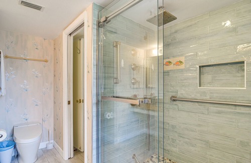 Seminole Condo | Sunny Indian Shores Condo w/Beach Access!