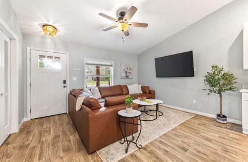 St. Augustine House | Sunny Retreat Near Downtown & Beaches