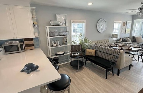 Green Creek Cottage | Sunset Aware Cottage, beach block with water views
