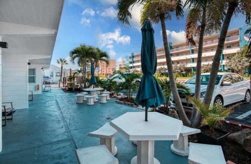 Madeira Beach Apartment | Sunset Beach Suites - Suite 5