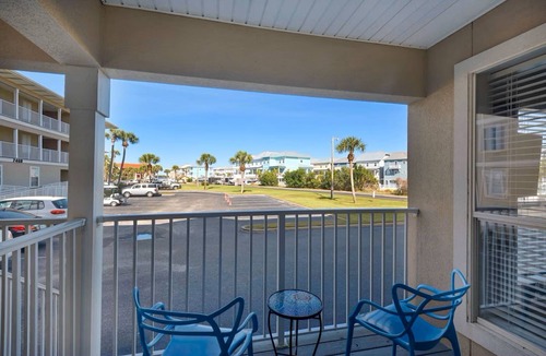 Navarre Beach Villa | Sunset Harbor Villas 312/Steps to the Beach