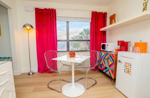 Sunset Beach Hotel | Sunset Inn & Cabanas