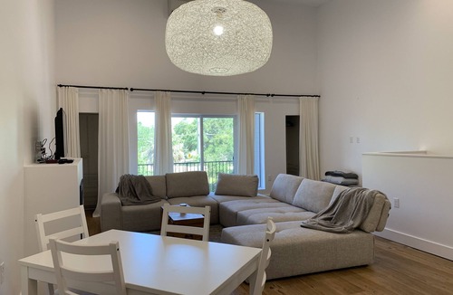 Old Town Condo | Sunset Limited: two blocks to the beach. Sleeps 2