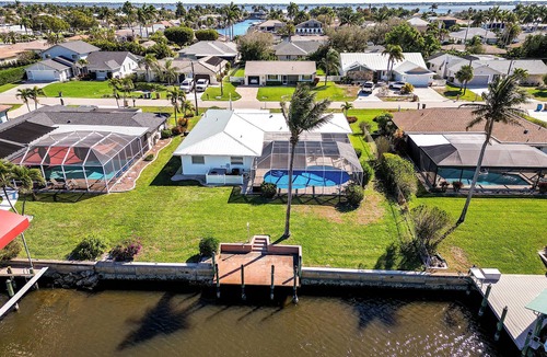Caloosahatchee House | Sunset Reach .Waterfront Family Pool Home - Gulf Access - Sunset Views -