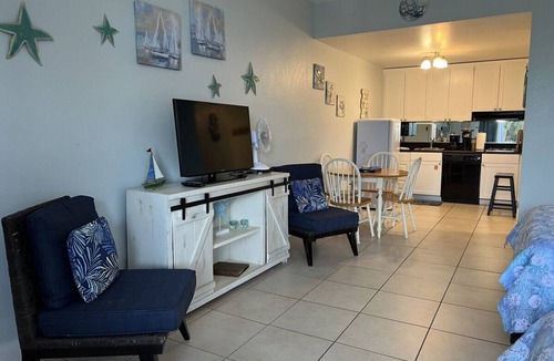 Ruskin Condo | Sunset Retreat Condo #506 Little Harbor