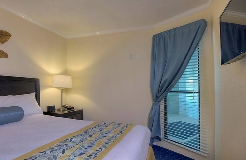 Rocky Point Hotel | Sunset Views from Your Private Balcony | Waterfront Tampa Bay Getaway