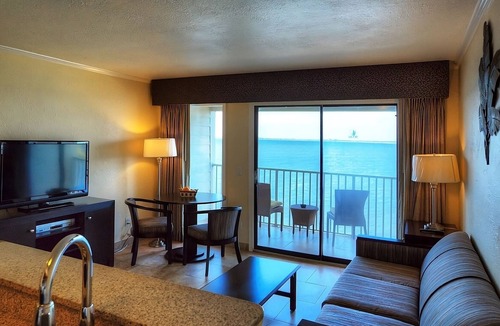Rocky Point Hotel | Sunset Views from Your Private Balcony | Waterfront Tampa Bay Getaway
