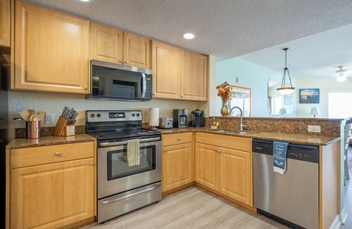 Treasure Island Condo | Sunset Vistas Beach Front St. Pete Beach Treasure Island Clearwater pool/parking