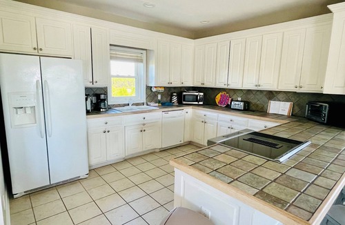 Treasure Beach Village House | Sunshine State of Mind 4 bed/3.5 bath Private Pool Gated Community