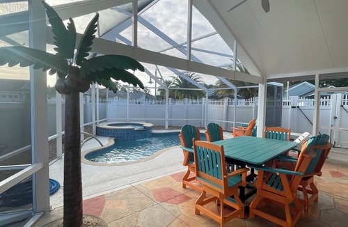 Lake Sumter Landing House | Sunshine Stay Villa #2 at Lake Sumter Landing w/Sparkling Private Pool & Spa