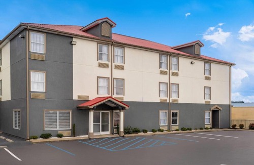 Graysville Hotel | Super 8 by Wyndham Chattanooga East - Hamilton Place