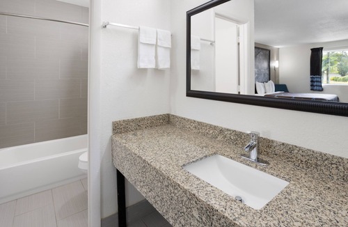 Perry Hotel | Super 8 by Wyndham Perry National Fairground Area I-75