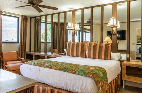 Connors Resort | Superb Beach Front Resort with 2 bedrooms and 2 bathrooms