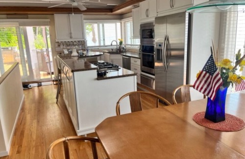 Spring Lake House | Superbly located beachfront house in Grand Haven! Just minutes from Downtown