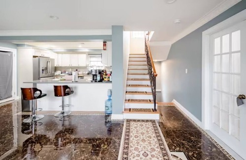 Queens House | Superior 1-bedroom house in fabulous Queens