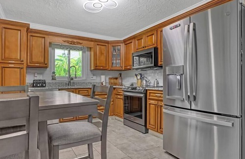 Cocoa Beach House | Surf’s Up! Beachside home/Riverfront Club access