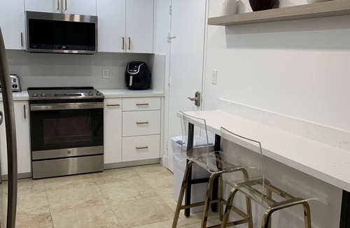 Hollywood South Central Beach Condo | Sweeping Beach and Ocean Views
