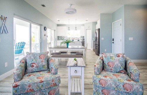 Little Venice House | Swept Away – 3BR/2BA Keys Retreat with Pool, Dock & Stunning Open Water Views