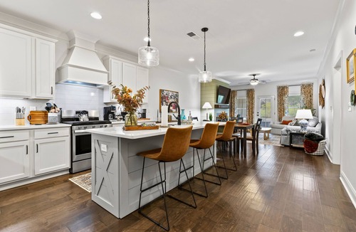 Auburn House | Tailored 2-bedroom townhome located in Auburn's peaceful Farmville Lakes
