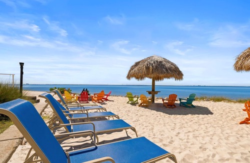 Rocky Point Condo | Tampa Bay 1BR - Pool, Balcony & Beach Access