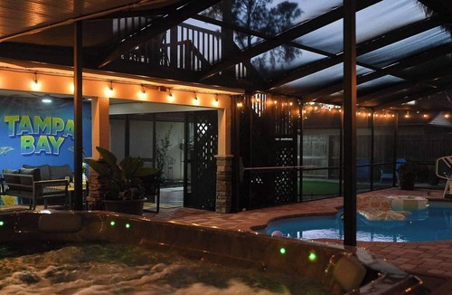 Timberlane Woodlake House | Tampa Fun Compound, Sleeps 16, Pickleball & HotTub