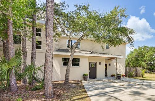 Lutz House | Tampa North Aero Park Townhome: Near Downtown!