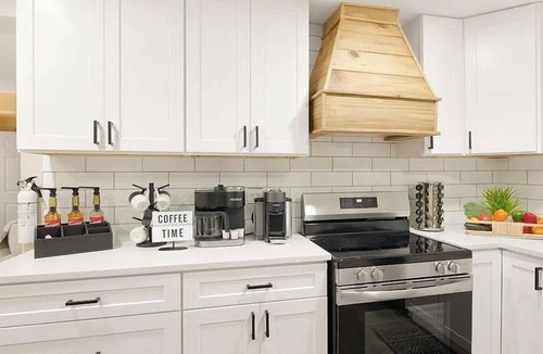 Old Seminole Heights House | Tampa Retreat with Heated Pool & Mini Golf