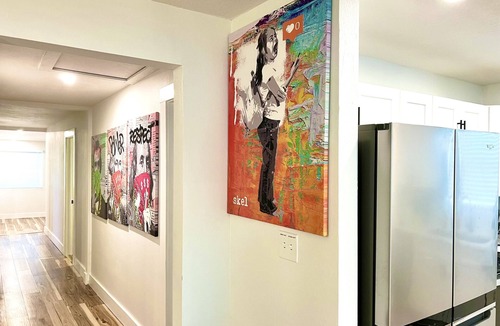 Bearss Plaza House | TaNpa Villa! Artsy home in the middle of everything!