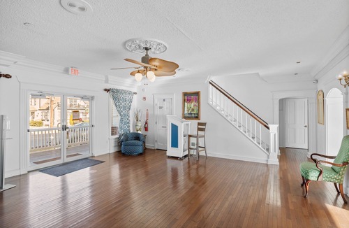 Somers Point House | TAVERN ON THE BAY HOTEL- Lucky Luciano Suite