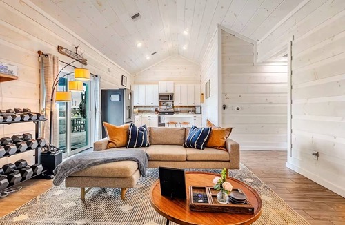 Taylor Creek House | Taylor Creek Isles Cottage with Lake Access + Deck