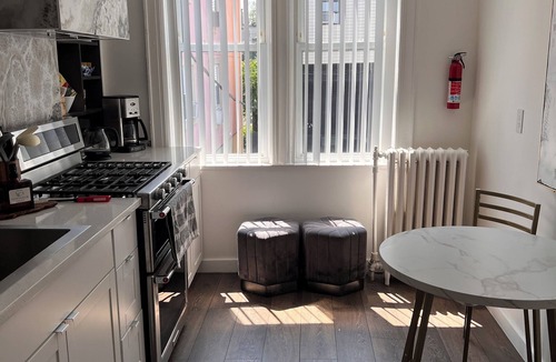 North Bergen Apartment | Ten minutes from NYC, MetLife,American dream and so much more.