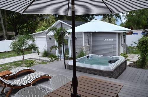 Forest Hills Cottage | Termino Beach House Retreat with Hot Tub and Garden