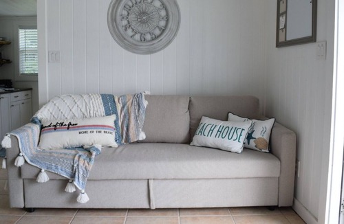 Forest Hills Cottage | Termino Beach House Retreat w/ Hot Tub and Garden