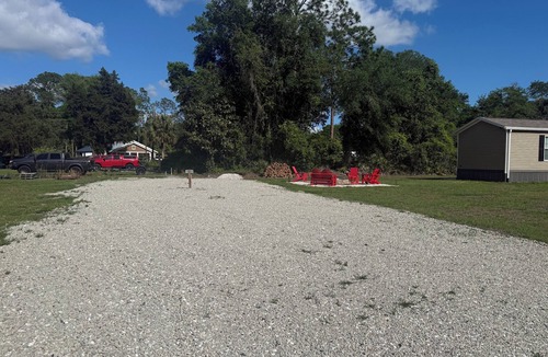 Satsuma RV Rental | Terrific camping site inSatsuma perfectfor your outdoor adventure.Near the river