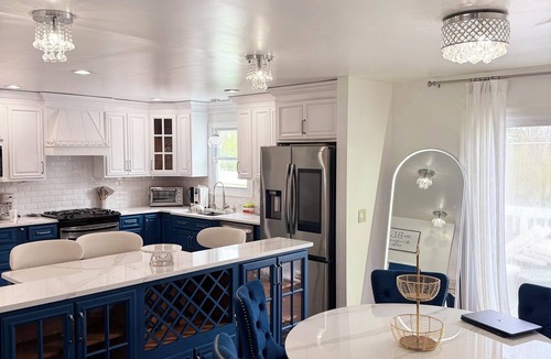 Monroe House | TH Luxe Home, Sleeps 9, Your vacation home. 50 mint from NYC, attractions & more