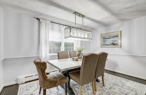 Gilman House | Thames River Fun! Sunny Retreat in Quaker Hill