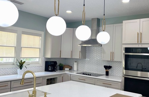 Live Oak House | The 1923 Historic 5BR Fire Pit · Sleeps 10