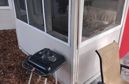 Jacksonville Apartment | The Annex – Ronnie Van Zant's Former Bedroom!
