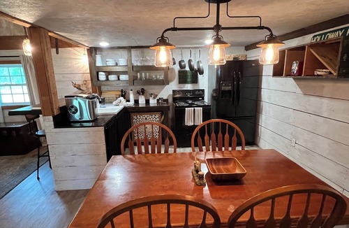 Metter House | The Barn at Canoochee Farms (23 miles from Statesboro and GSU)