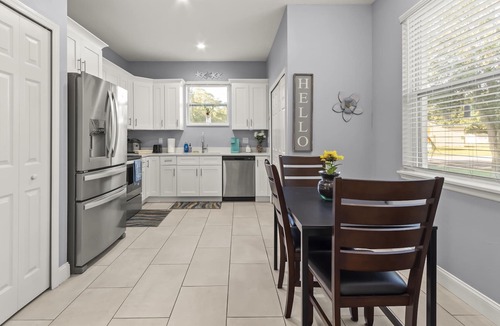 Clair-Mel City House | The Blue Marlin House-4BR/2BATH-Arcade-Fast Wifi