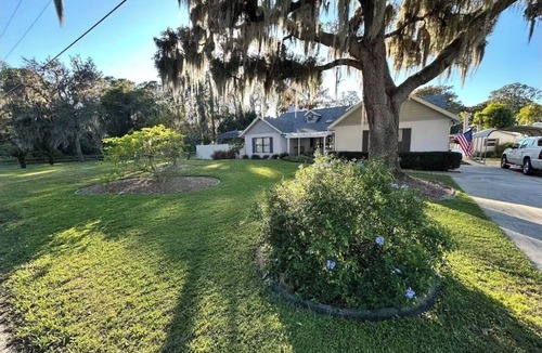 Tavares House | The Canal House on Lake Harris