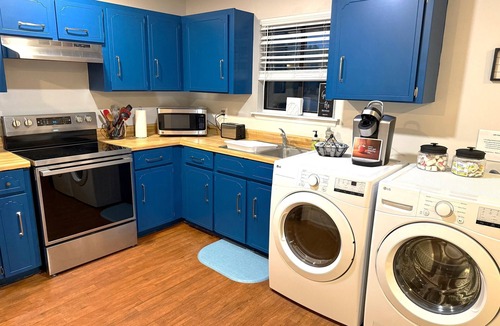Kingsland Apartment | The Captain's Quarters in The Kings Land