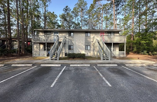 Kingsland Apartment | The Captain's Quarters in The Kings Land